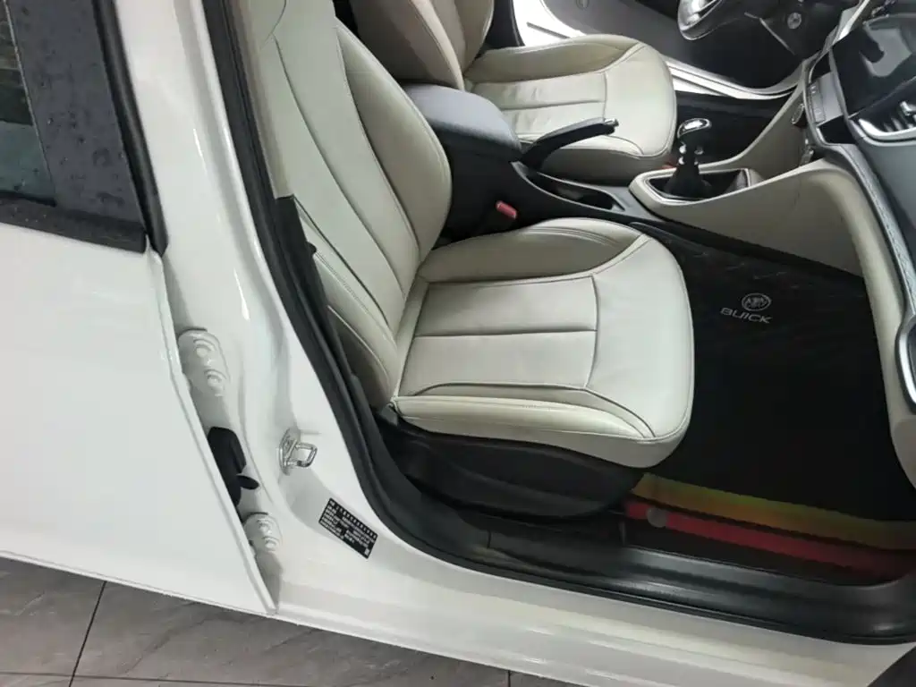 Buick Excelle 2018 — фото 25