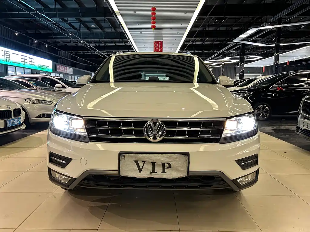 Volkswagen Tiguan L 2019 — фото 1
