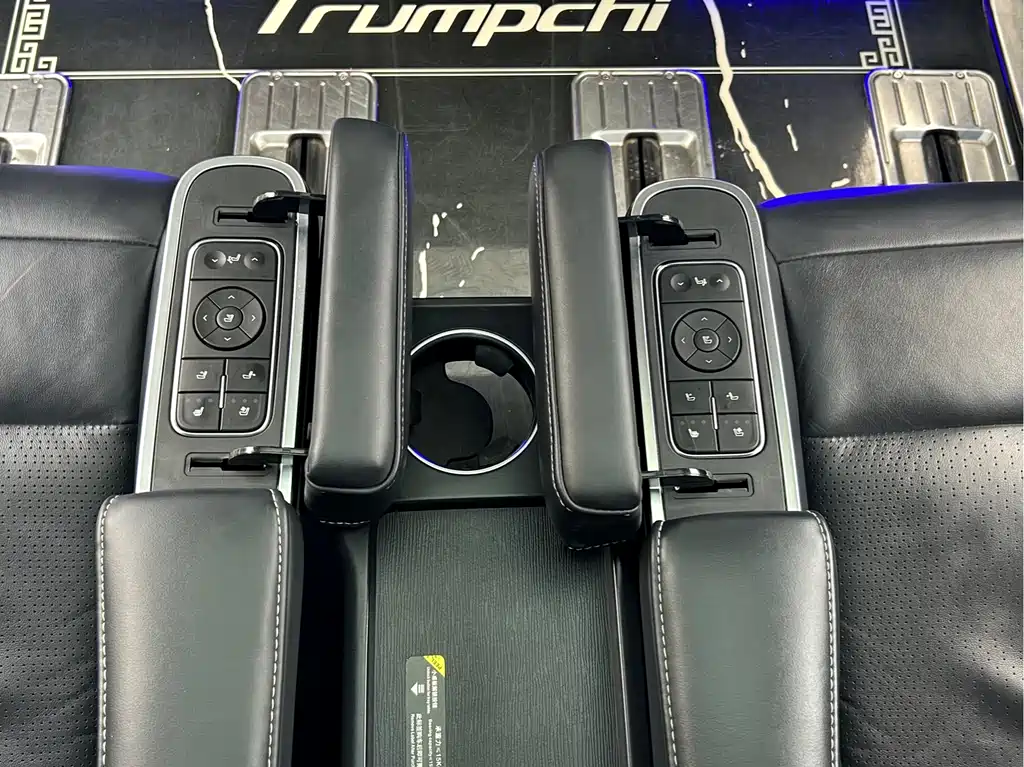 GAC Motor Trumpchi M8 2022 — фото 18