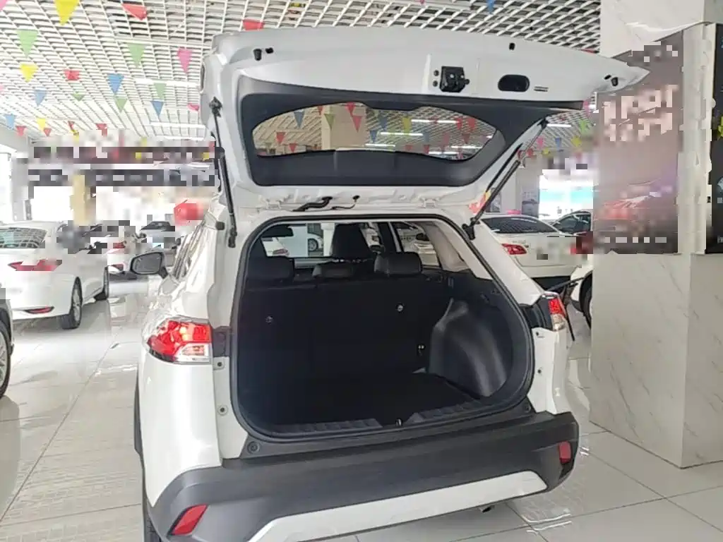 Toyota Corolla Cross 2023 — фото 19
