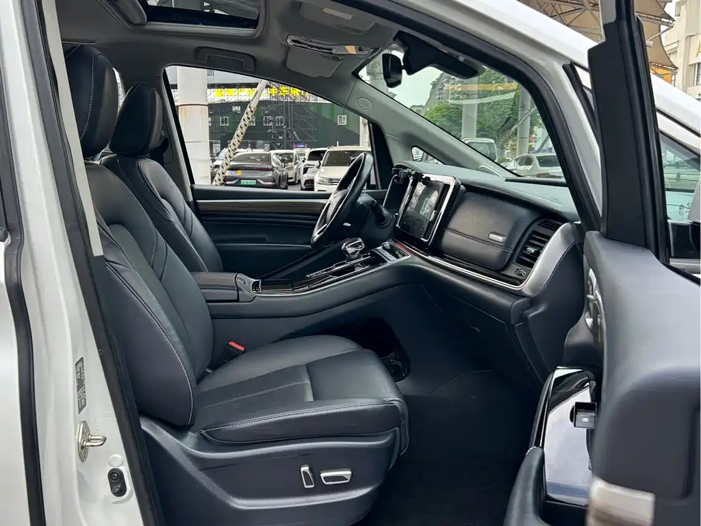 GAC Motor Trumpchi M8 2022 — фото 20