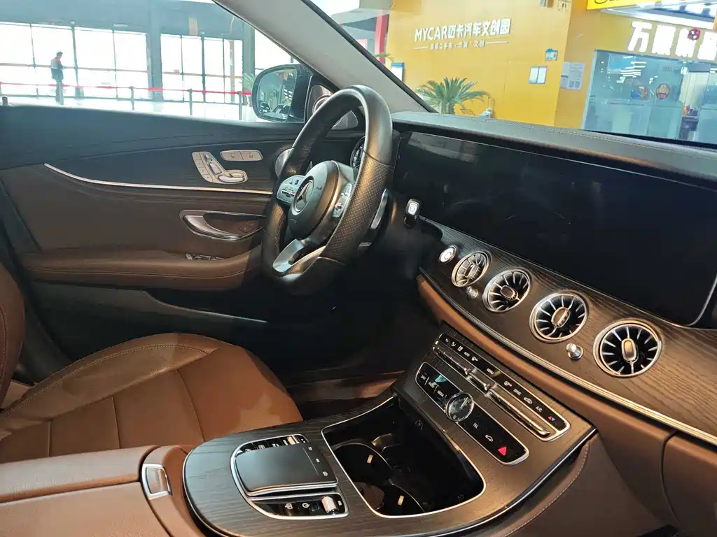Mercedes-Benz E-Class 2020 — фото 10