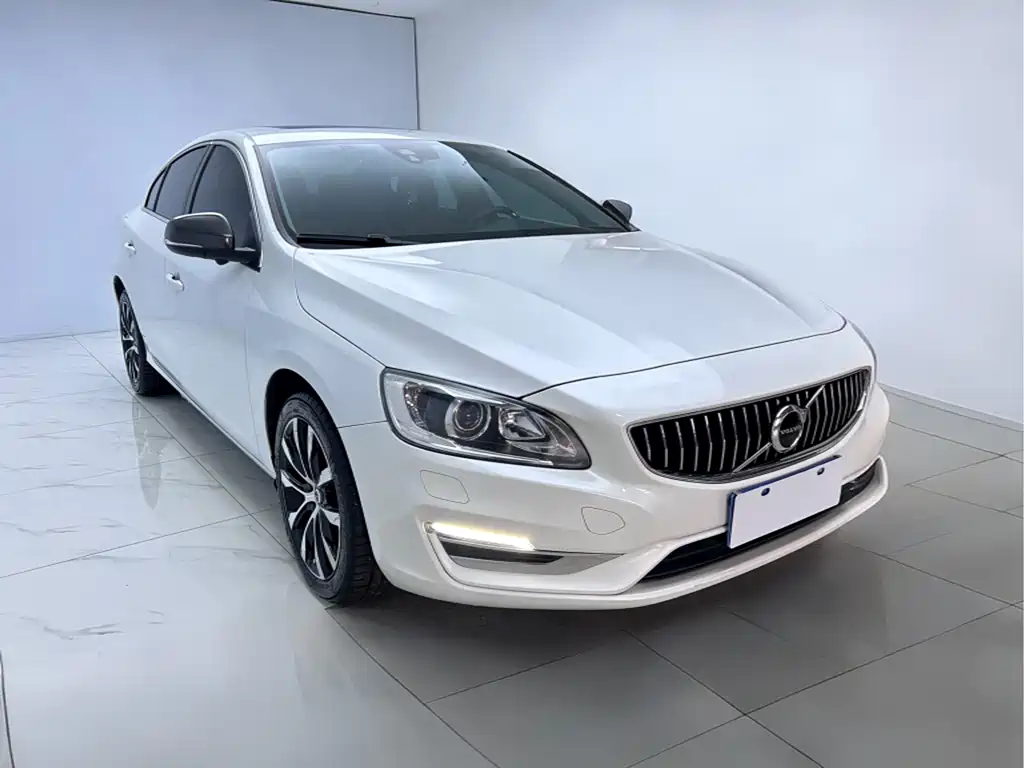Volvo S60 2018 — фото 3