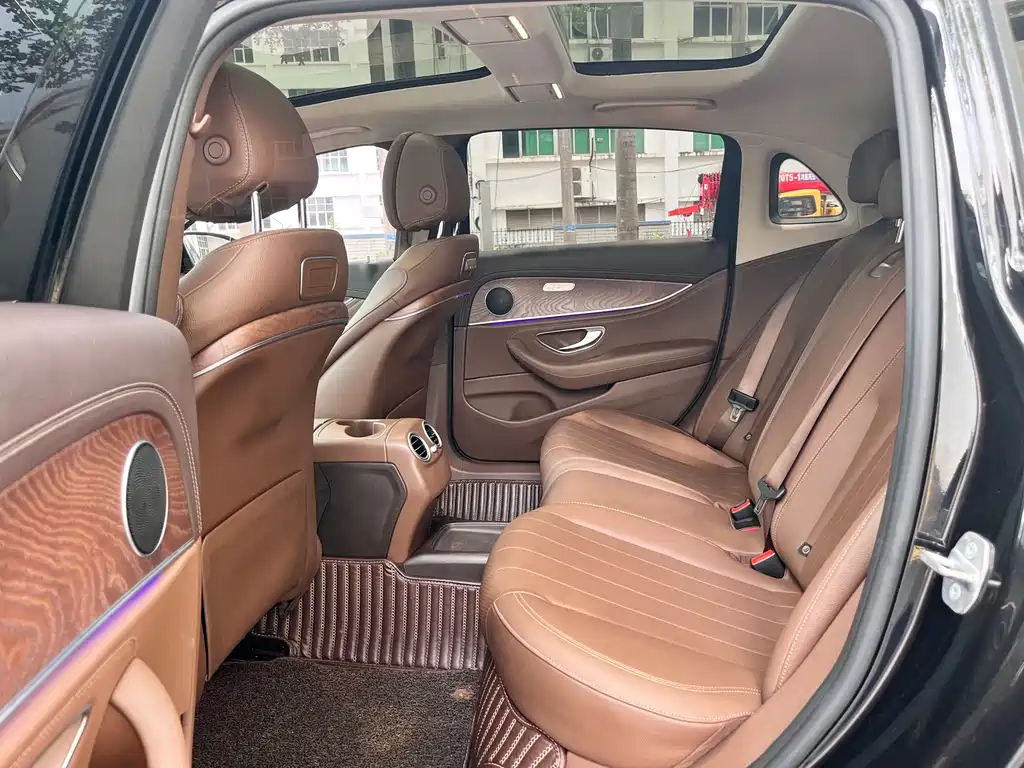 Mercedes-Benz E-Class 2020 — фото 10