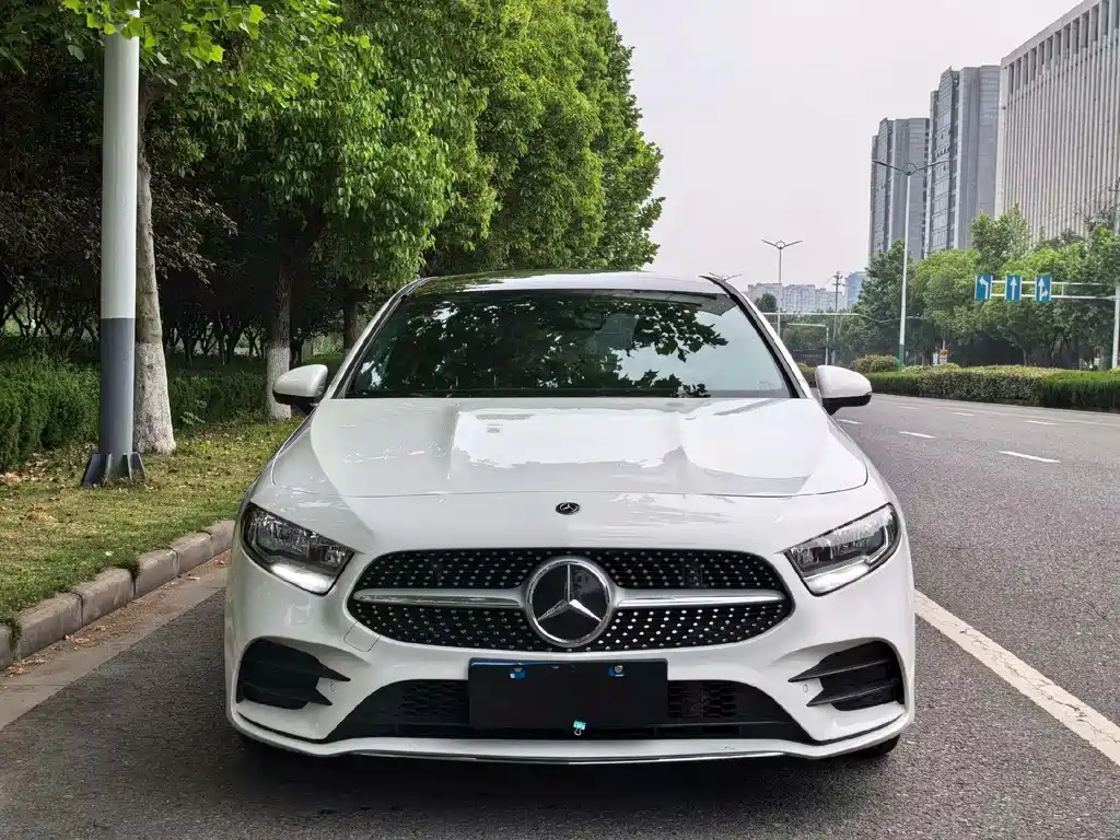 Mercedes-Benz A-Class 2019 — фото 2