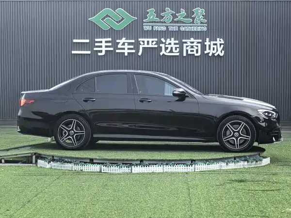 Mercedes-Benz E-Class 2022