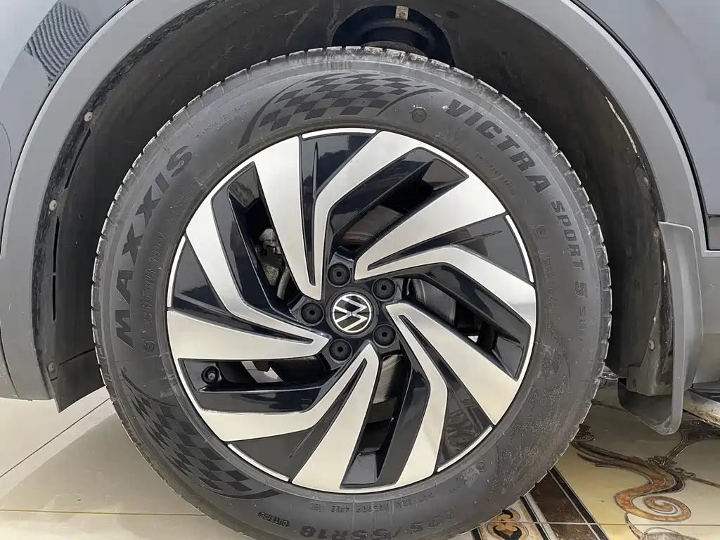 Volkswagen Tiguan L 2023 — фото 17