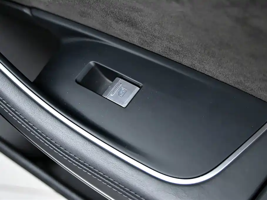 Audi A8 New Energy 2022 — фото 32