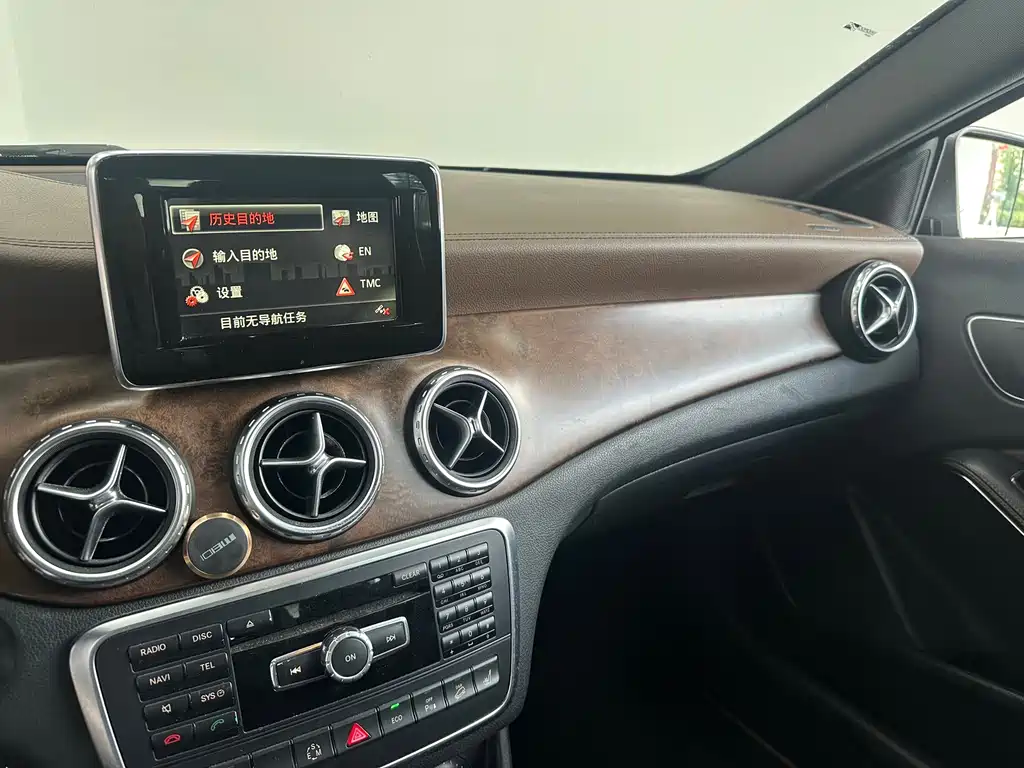 Mercedes-Benz GLA 2015 — фото 13