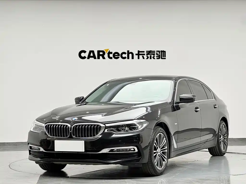 BMW 5 Series 2018 — фото 1