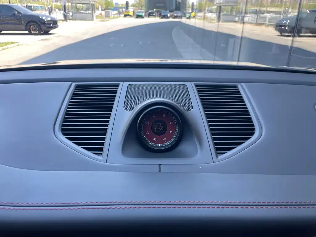 Porsche Macan 2023 — фото 18