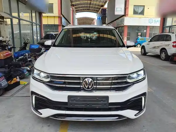 Volkswagen Tiguan L Plug-In Hybrid 2022