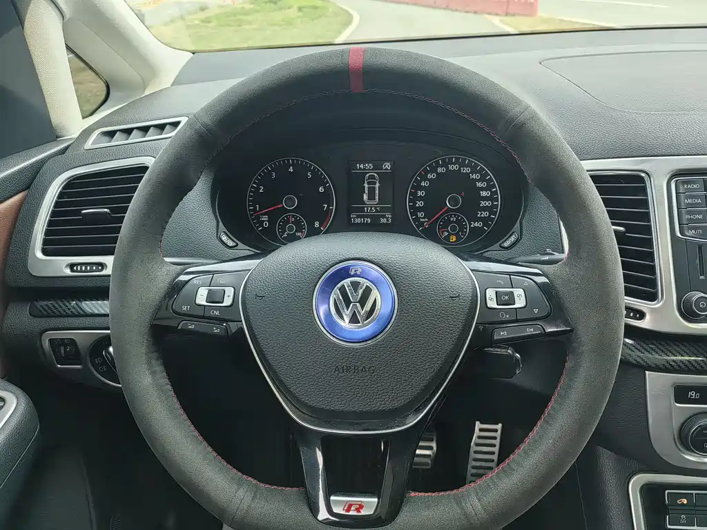 Volkswagen Sharan 2017 — фото 17