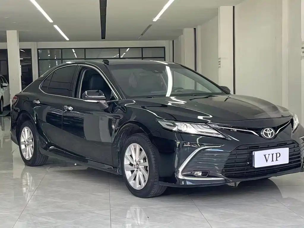 Toyota Camry 2022 — фото 3