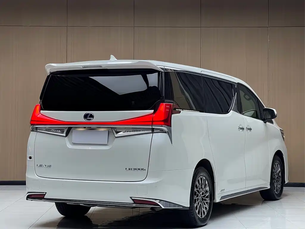Lexus LM 2020