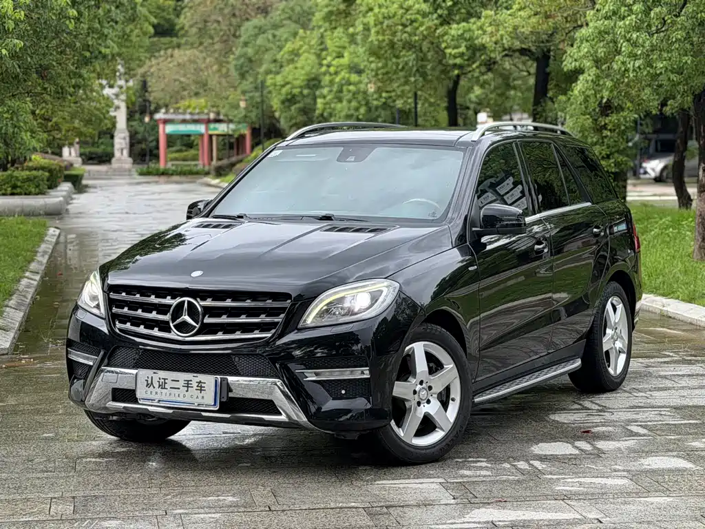 Mercedes-Benz M-Class 2012 — фото 1
