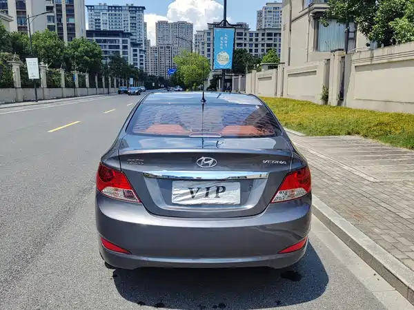 Hyundai Accent 2012