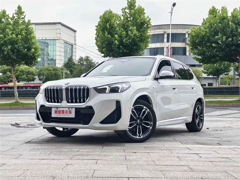 BMW X1 2024 — фото 1