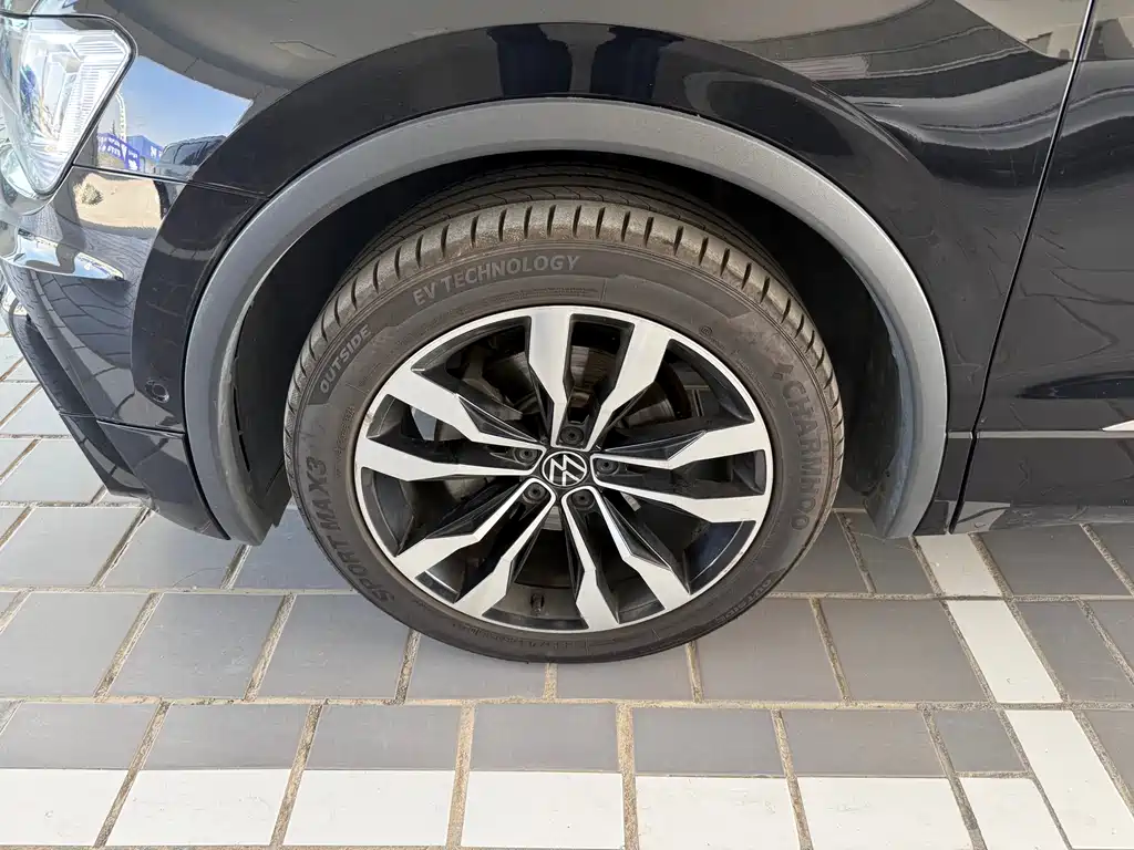 Volkswagen Tiguan L 2021 — фото 4