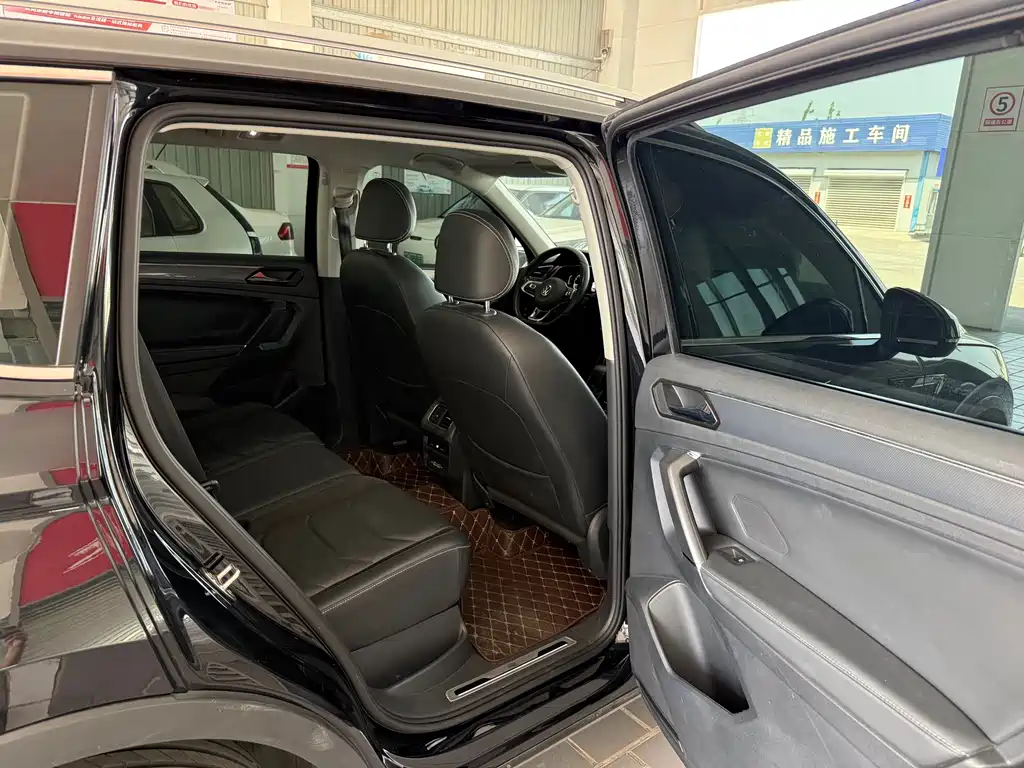 Volkswagen Tiguan L 2021 — фото 16