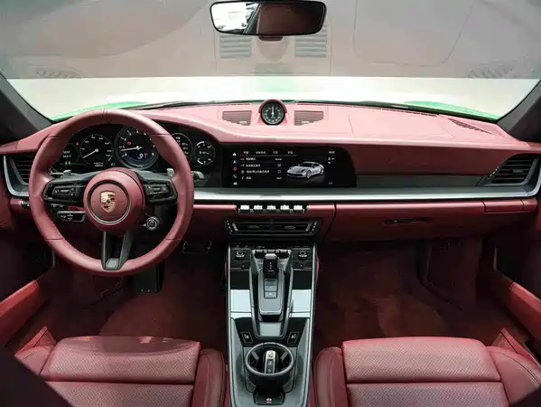 Porsche 911 2023