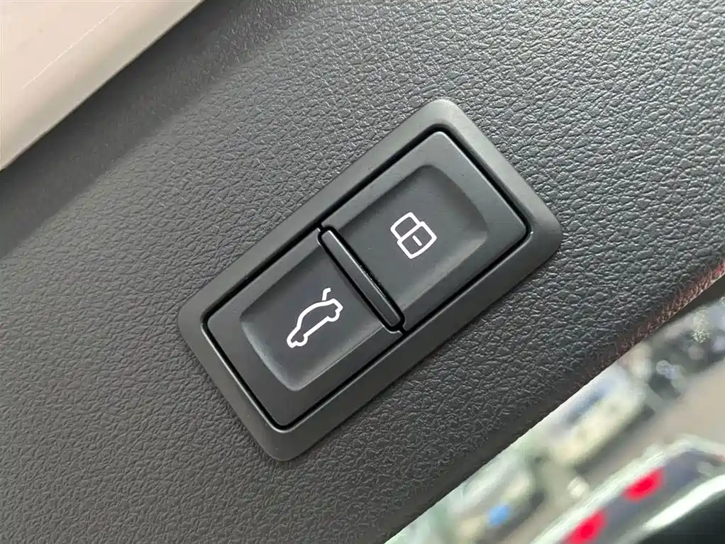 Audi Q2L 2022 — фото 13