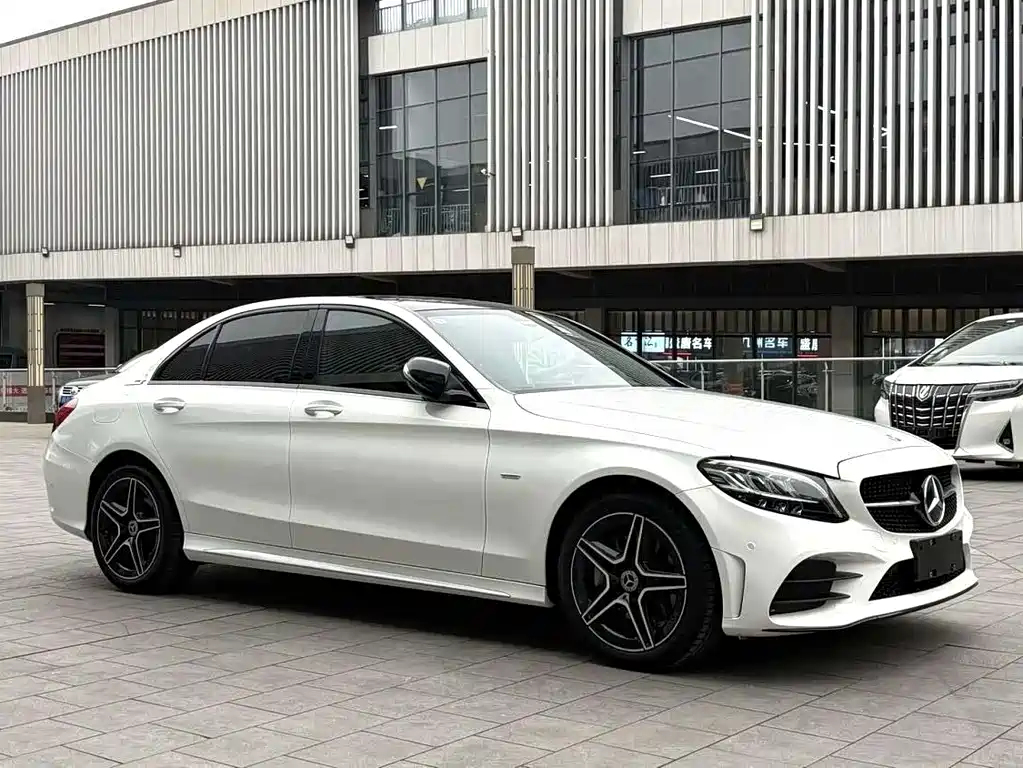 Mercedes-Benz C-Class 2021