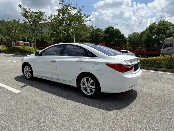 Hyundai Sonata 2012