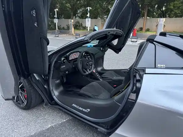 McLaren 720S 2020