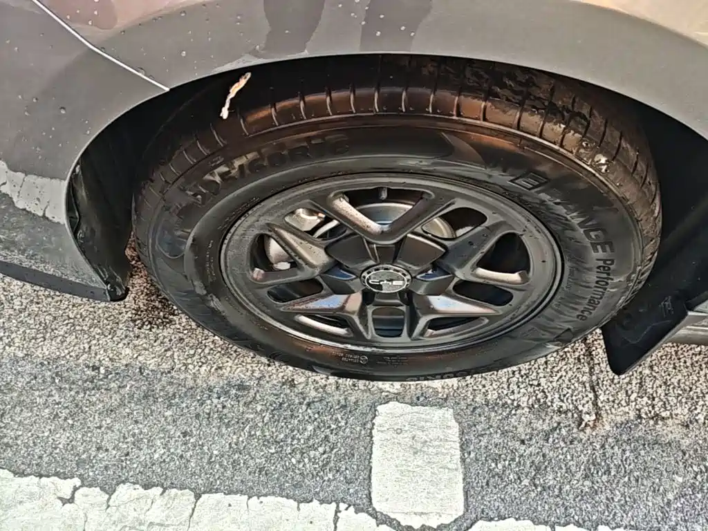 BYD Seal 05 DM-i 2025 — фото 23