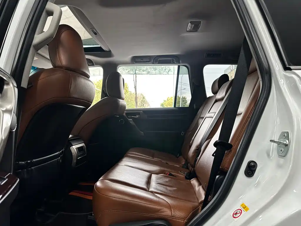 Lexus GX 2016 — фото 10
