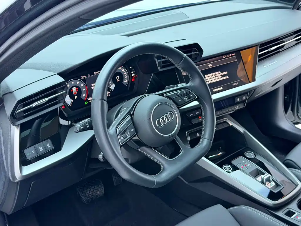 Audi A3 2023 — фото 10