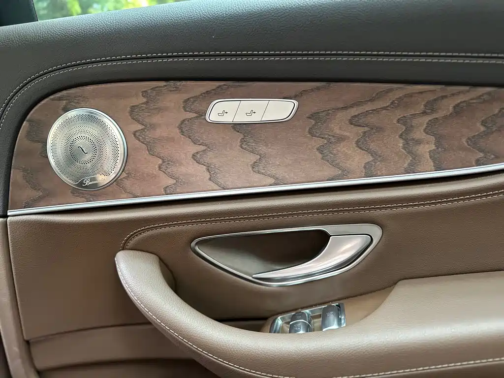 Mercedes-Benz E-Class 2023 — фото 23