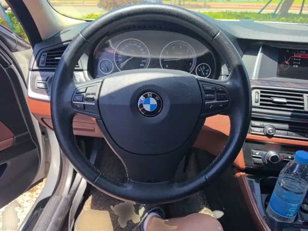 BMW 5 Series 2016 — фото 11
