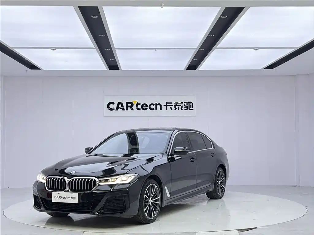 BMW 5 Series 2022 — фото 1