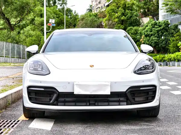 Porsche Panamera 2024