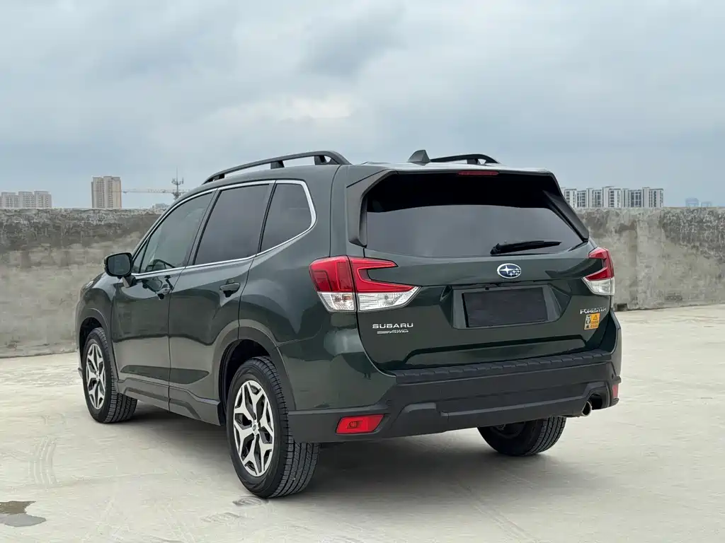 Subaru Forester 2022 — фото 9