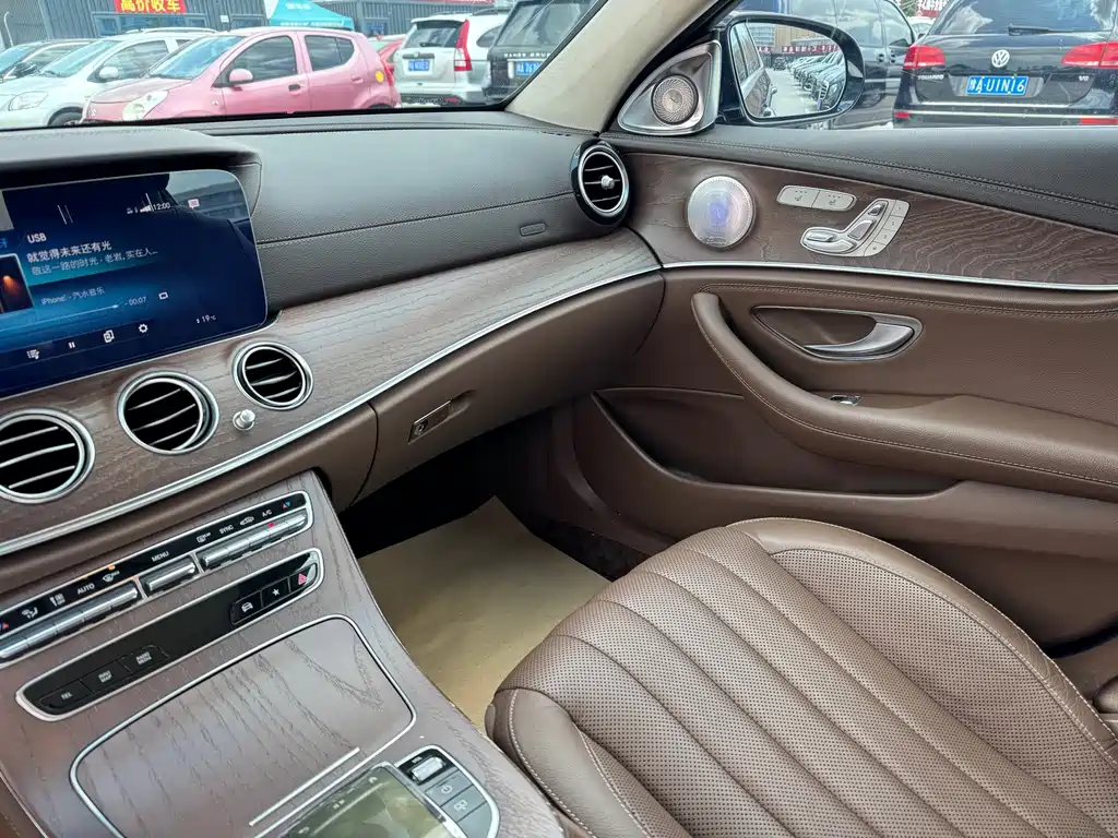 Mercedes-Benz E-Class 2021 — фото 11