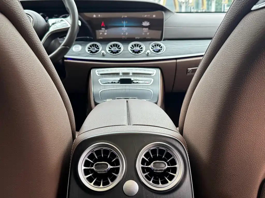 Mercedes-Benz E-Class 2023 — фото 15