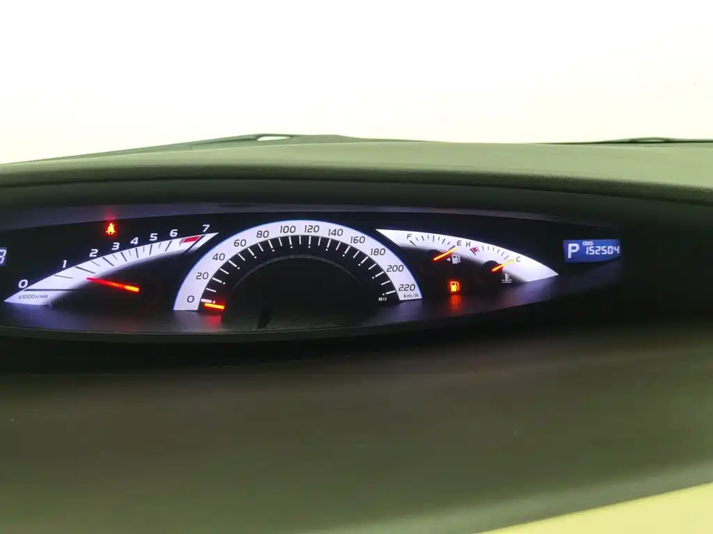 Toyota Previa 2019 — фото 10