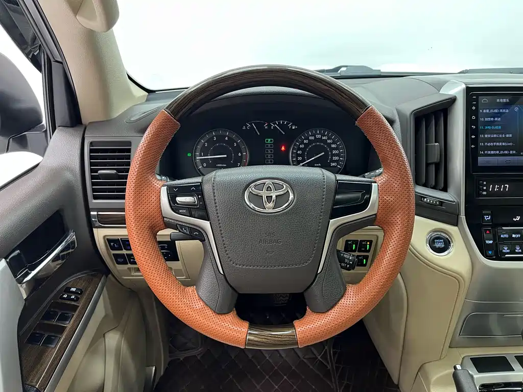 Toyota Land Cruiser 2019 — фото 7