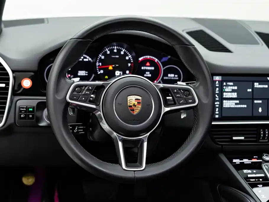 Porsche Cayenne 2018 — фото 12