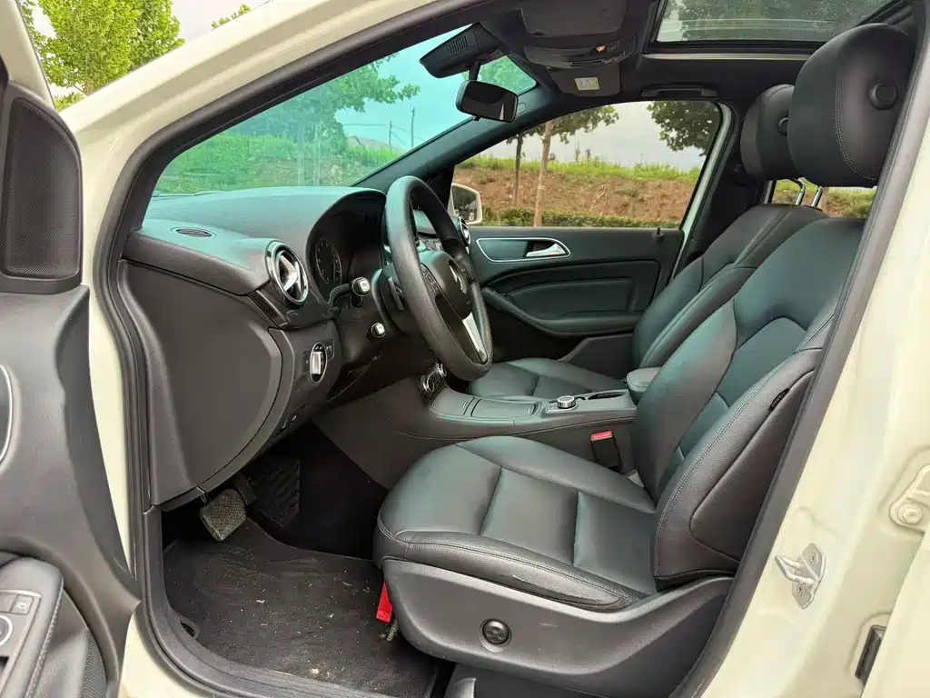 Mercedes-Benz B-Class 2013