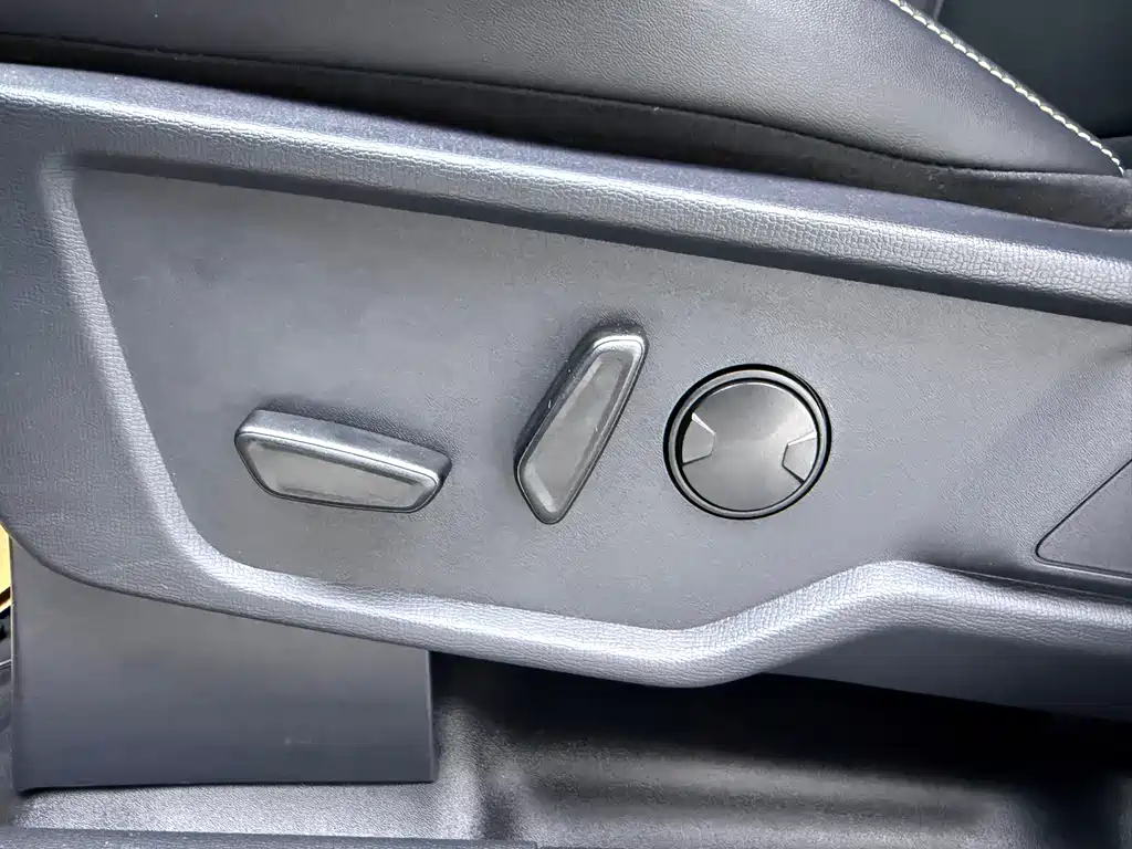 Ford Bronco 2025 — фото 17