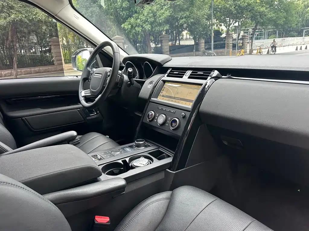 Land Rover Discovery 2019 — фото 15