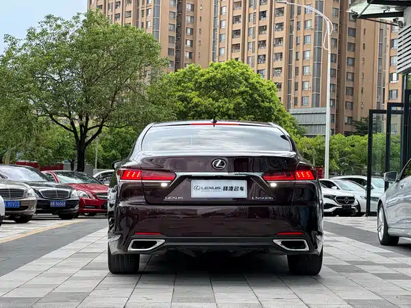 Lexus LS 2019