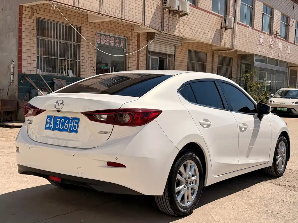 Mazda 3 Axela 2019 — фото 6