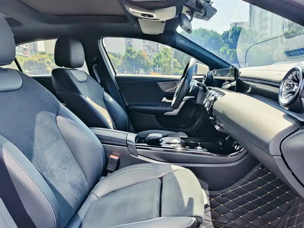 Mercedes-Benz A-Class 2023 — фото 20