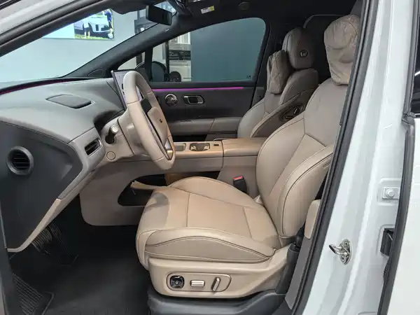Li Auto i6 2025