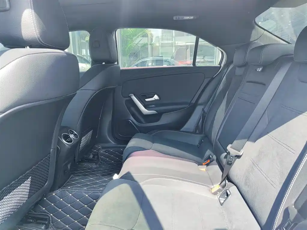 Mercedes-Benz A-Class 2023 — фото 14